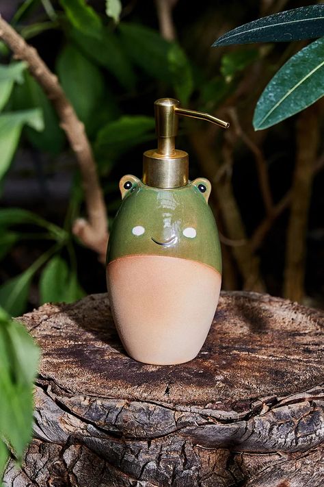 Frog Face, Sweet Frog, Quirky Bathroom, Green Fits, Soap Holder, Cute Frogs, Soap Dispenser, Latest Styles, Color Coding