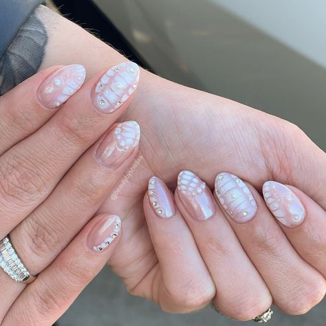 white croc print 🤍🤍 #nails #nailsofinstagram #nails💅 #nailideas #nailinspiration #glitternails #nailsnailsnails #nailinspo #boujeenails #nailart #nailsoftheday #nailstyle #nailsart #nailjunkie #nailsmagazine #trendynails #trendynailart #naildesigns #almondnailshape #almondnailsdesigns #pearlnails #whitepearlnails #pearlwhitenails #classynails #pinknails #chromenails #haileybiebernails #crocprintnails #crocnails #crocnailart White Croc Print Nails, Croc Print Nails, Print Nails, Almond Nails Designs, Pearl Nails, Trendy Nail Art, Croc Print, Classy Nails, Nails Magazine