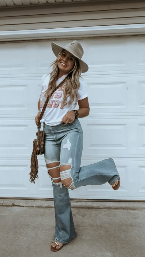 western spring fashion #westernfashion #louisvuittonhandbags #graphictees #flares Nashville Outfits Jeans, Country Boho Style Outfits, Nfr Casual Outfits, Outdoor Graduation Outfit Guest, Cmt Awards Outfit Ideas, Sparkle Casual Outfit, Dressy Casual Summer Outfits For Women, Easy Casual Mom Outfits, Country Outfits With Sandals