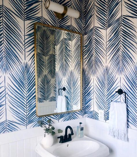 Beach House Bathroom, Wallpaper Beach, Coastal Wallpaper, Beach House Interior Design, Florida Condos, Beach Place, Palm Wallpaper, Dream Beach Houses, Coastal Bathrooms