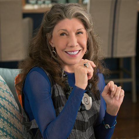 Why Haven't You Watched Grace and Frankie Yet? Grace And Frankie Wardrobe, Frankie Aesthetic, Frankie Clothing, Lilly Tomlin, Frankie Bergstein, Grace And Frankie, Lily Tomlin, Lily Grace, Shirley Maclaine