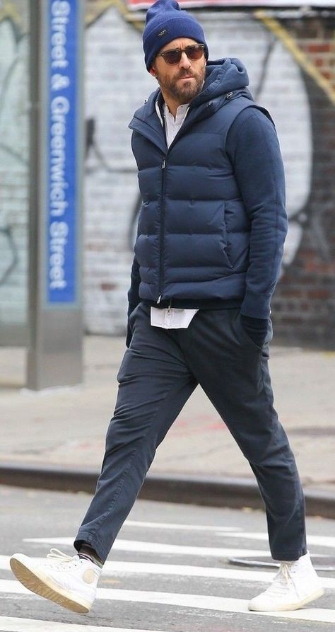 Ryan Reynolds Style 2023, Ryan Reynolds Fashion, Mens Athleisure Outfits, Ryan Reynolds Style, Fashion For Men Over 40, Men Winter Fashion, Milan Fashion Week Men, Mens Winter Fashion Outfits, Mens Business Casual Outfits