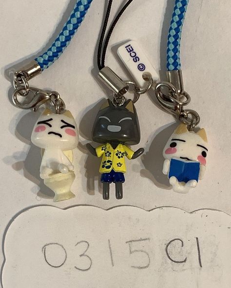 Japanese Keychains Charms, Toro Inoue, Clay Crafts Air Dry, Anime Room, Diy Bracelets Patterns, Cat Icon, Cute Keychain, Acrylic Charms, Cute Little Things