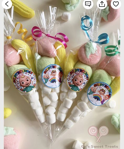 Cocomelon Party Snacks, Marshmallow With Chocolate, Marshmallow Strawberry, Apple Marshmallow, Cake Marshmallow, Candy Business, Frozen Party Favors, Awesome Party Favors, Carnival Gift