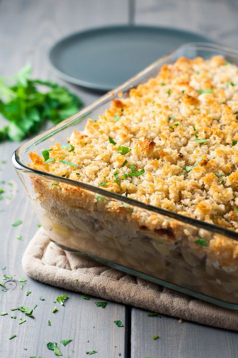 Protein-packed white bean and artichoke gratin with goat cheese. Made this with added kale and veggie italian sausage and it was CRAZY DELICIOUS. This recipe is a keeper for sure! Artichoke Gratin, White Bean Artichoke, Cheese Gratin, Fresh Bread Crumbs, Tasty Kitchen, White Bean, White Beans, Sweet And Salty, Goat Cheese