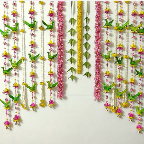 Palm leaves Parrot wall hangings for traditional wedding.... #indianwedding #indianweddingblog #saree #designerblouse #teluguwedding #telugubride #tamilwedding #tamilbride #weddingbrigade #gorgeousbride #shopzters #shaadimagic #bridesessentials #ezwed #pellipoolajada #southindianbride #southindianwedding #templejewellery #southindianweddingdecor Onam Decoration, Pellikuthuru Function, Crown Wall Decor, Hindu Wedding Decorations, Formal Wedding Decor, Naming Ceremony Decoration, Traditional Decoration, Pooja Decor, Home Flower Decor