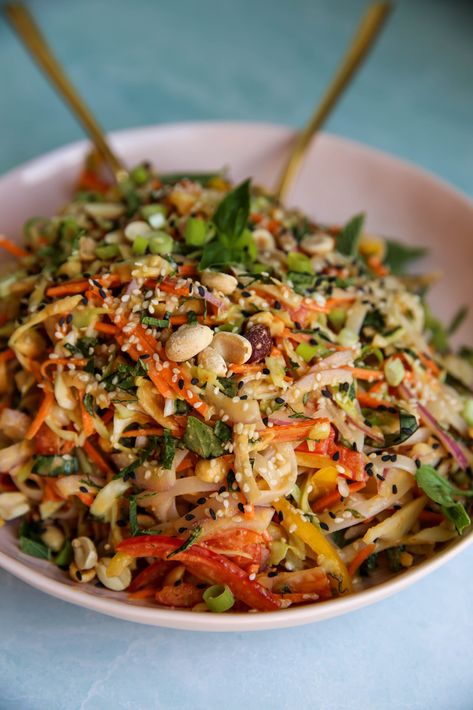 Thai Peanut Noodle Salad Thai Peanut Noodle Salad, Veggies Ideas, Peanut Noodle Salad, Vietnamese Noodle Salad, Thai Peanut Noodles, Thai Noodle Salad, Thai Rice Noodles, Vietnamese Noodles, Peanut Butter Sauce