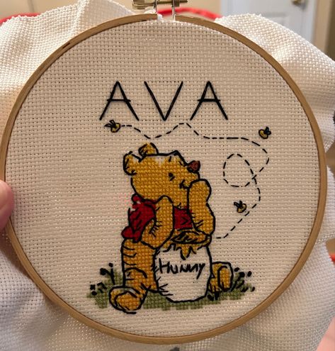 Embroidered Winnie The Pooh, Winnie The Pooh Embroidery Designs, Winnie The Pooh Cross Stitch Patterns, Winnie The Pooh Thinking, Winnie The Pooh Cross Stitch, Winnie The Pooh Embroidery, Pooh Embroidery, Euphoria Party, Embroidery Designs Baby