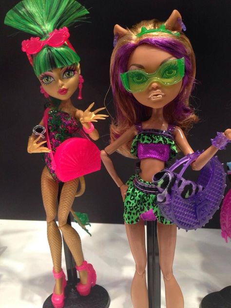 New Monster High Swimsuit Dolls 2014 Jinafire Long, Monster High Birthday Party, Ghoulia Yelps, Slumber Party Games, Clawdeen Wolf, Monster High Party, Ninja Turtle Party, Ninja Turtle Birthday, Turtle Party