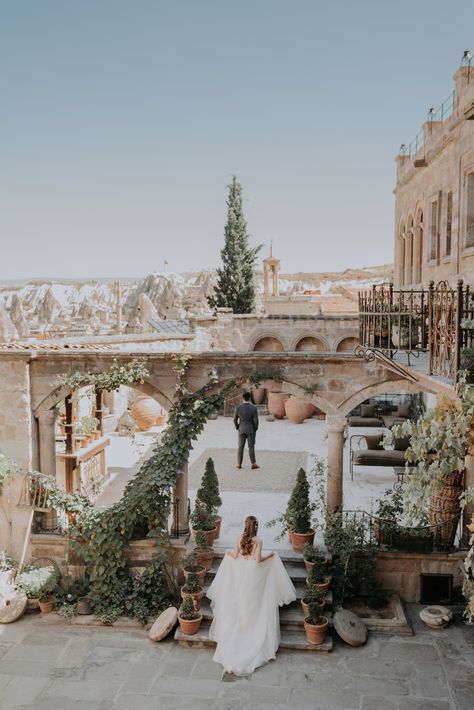 Turkey Wedding Venues, Turkey Destination Wedding, Capadocia Wedding, Cappadocia Wedding, Wedding Turkey, Wedding In Turkey, Hot Air Balloon Wedding, Colorful Carpet, Wedding Day Quotes