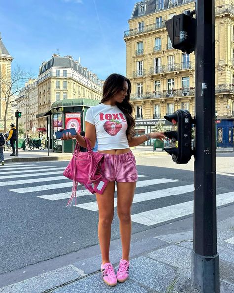 ISABELLA STOVEY | Ad text me🍒☎️ Full fit is @edikted 🫶🏼 use code ‘BELLST10’ for 10% off ✨ #edikted #ediktedad | Instagram Gingham Boxer Shorts Outfit, Boxers As Shorts, Boxer Short Outfits, Gingham Shorts Outfit, Boxer Outfit, Short Women Outfits, Boxer Shorts Pattern, Boxer Shorts Outfit, Ad Text