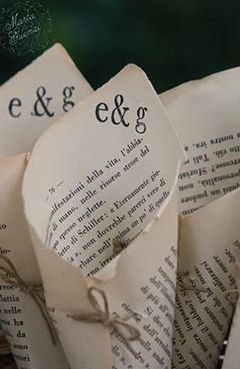 Book Pages Wedding Decor, Book Themed Wedding Favors, Wedding Book Decor, Bookish Wedding Ideas, Book Inspired Wedding, Book Confetti, Bookstore Wedding, Book Lovers Wedding, Book Centerpieces