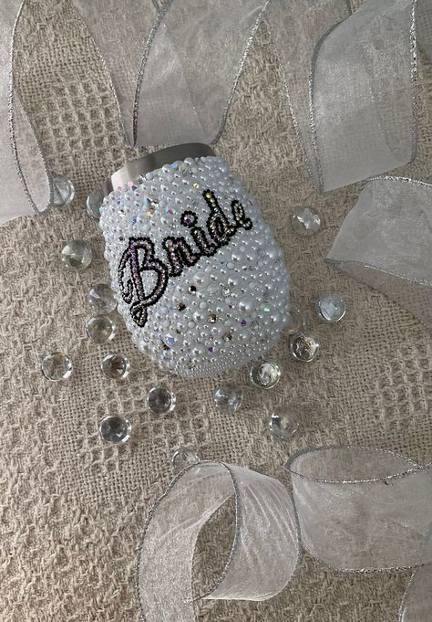 Bride Rhinestone Tumbler, Alcohol Bottle Crafts, Diy Rhinestone Crafts, Diamond Theme, Rhinestone Cups, Rhinestone Crafts, Wedding Shower Gifts, Diy Rhinestone, Wine Wedding