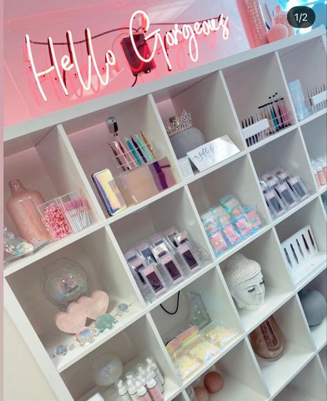 Lash Retail Display Ideas, Lash Store Ideas, Lash Retail Display, Lip Gloss Pop Up Shop Display Ideas, Lash Supply Store, Lash Room Ideas, Pink Office Decor, Business Office Decor, Tech Room