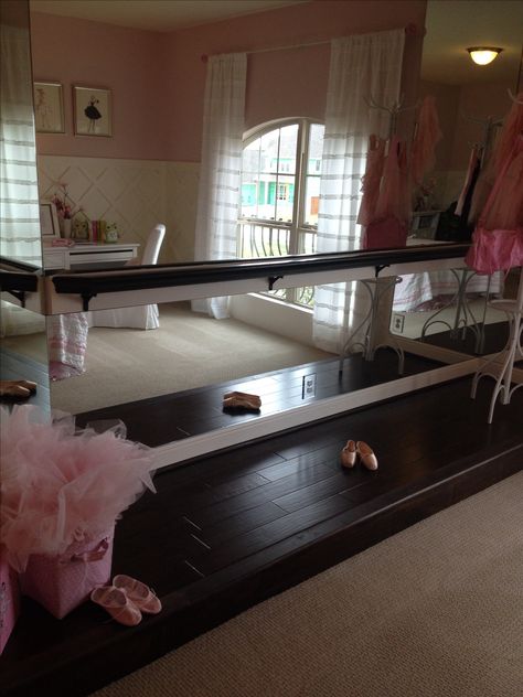 Ballet inspired room Dancer Bedroom Ideas, Diy Home Dance Studio, Dance Room Decor, Ballet Bedroom, Dance Bedroom, Ballerina Room Decor, Ballerina Bedroom, Ballet Room, Home Dance Studio