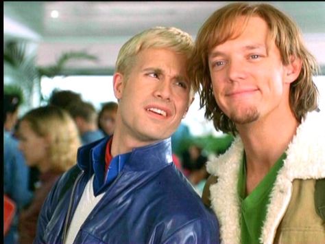 Fred and Shaggy!! My 2 favorite men in the live action Scooby Doo movies!! Shaggy Scooby Doo Matthew Lillard, Freddy And Shaggy, Mathew Lillard Shaggy, Freddie Prinze Jr Scooby Doo, Shaggy Rogers Matthew Lillard, Matthew Lillard Scooby Doo, Shaggy Matthew Lillard, Freddy X Shaggy, Matthew Lillard Shaggy