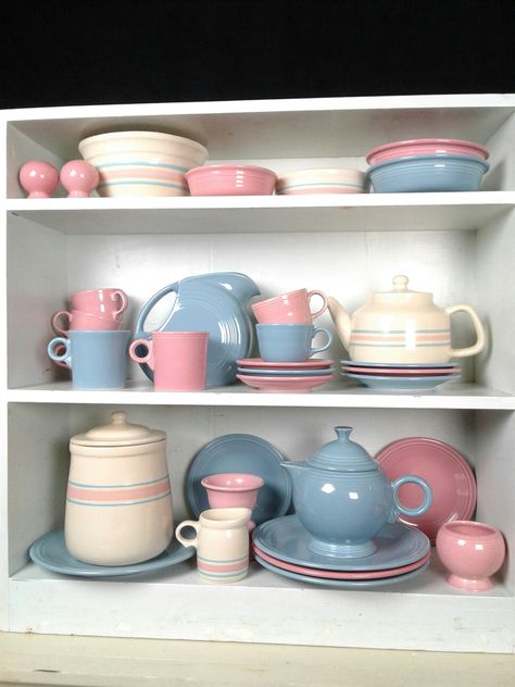 Pink Blue Kitchen Decor, Blue And Pink Kitchen Decor, Cute Kitchen Dishes, Blue And Pink Kitchen, Pink And Blue Kitchen, Blue Kitchen Accessories, Tea Room Decor, Beautiful Kitchenware, Crystal Bedroom