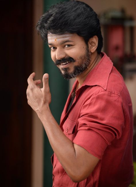 Mersal Vijay, Vijay Actor Hd Images, Joseph Vijay, Famous Indian Actors, Actor Quotes, Cute Celebrity Couples, Vijay Actor, Thalapathy Vijay, Bike Photoshoot