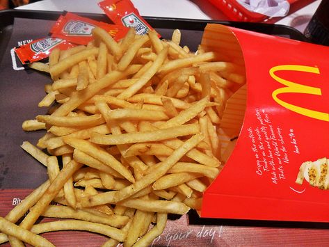 The undying McDo Fries. Mcdo Fries, Mc Aesthetic, Mcdonalds Fries, French Fried Potatoes, Food Fantasy, Wedding Illustration, Yummy Comfort Food, Dinner Meals, Food Court