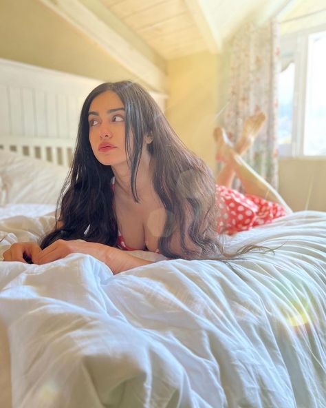 Adah Sharma, Indian Tv Actress, Beautiful Curly Hair, Best Poses For Pictures, Actress Pics, Gorillaz, Beautiful Smile Women, Poses For Pictures, India Beauty