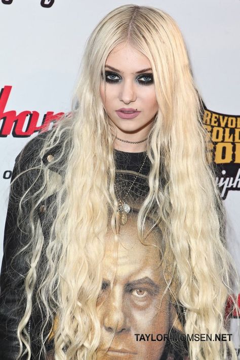 Cindy Lou Who Actress, Taylor Momson, Taylor Michel Momsen, Indie Sleeze, Jenny Humphrey, Cindy Lou Who, The Pretty Reckless, Cindy Lou, Taylor Momsen