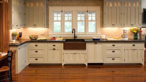 Mission Style Kitchen Cabinets, Mission Style Kitchens, Craftsman Style Kitchens, Craftsman Kitchens, Crown Point Cabinetry, Craftsman Style Kitchen, Arts And Crafts Kitchen, Bungalow Kitchen, Craftsman Kitchen