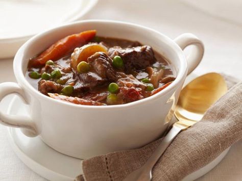 5 Classic Ina Garten Recipes You Can Make in the Slow Cooker — Kitchen Heroes Ina Beef Stew, Ina Garten Recipes, Barefoot Contessa, Beef Stew Recipe, Stew Recipe, Canned Chicken, Beef Broth, Beef Stew, Vegetable Soup