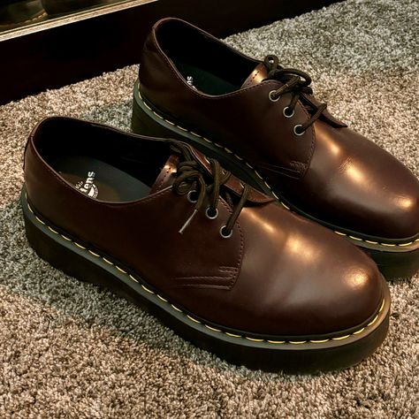 Doc Martens Burgundy Oxford Platforms -Nearly Brand New -Women Size 12/Mens Size 10.5 -$100 Less Than Original Price Persona Moodboard, Low Doc Martens, Brown Docs, Dr Martens Burgundy, Dr Martens Bex, Brown Doc Martens, Shoes Dr Martens, Oxford Platform, Doc Marten Oxford