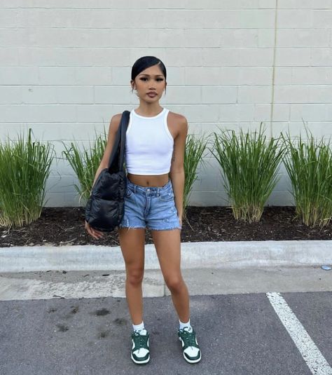 Summer Outfits Black Women, White Dunks, Drip Nails, Nashville Outfits, Stylish Summer Outfits, Outfit Inspo Casual, City Outfits, Cute Lazy Outfits, Teenage Fashion