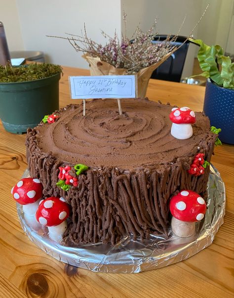 Mushroom And Frog Birthday Party, Mushroom Party Ideas, Fairy Core Cake, Mushroom Forest Birthday Party, Mushroom Birthday Cake, Mushroom Party, Mushroom And Frog Cake, Mushroom Birthday Party, Natural Birthday Party