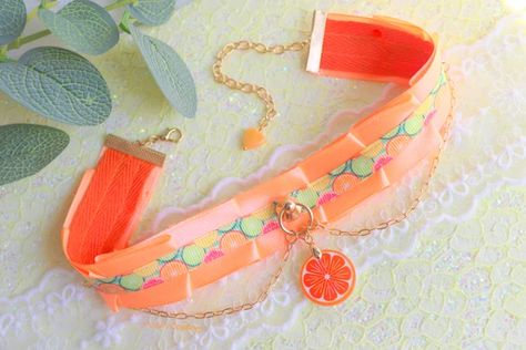 VivaJewellerBoutique - Etsy Латвия Jewelry For Summer, O Ring Choker, Orange Slice, Orange Satin, Ring Der O, Fruit Print, Orange Slices, Heart Beads, Boutique Jewelry