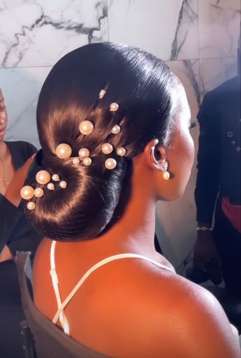 Wedding Hairstyles Classy Elegant, Black Bride Bun Hairstyles, Bridal Hairstyles With Pearls, Civil Wedding Hairstyle, Glam Bridal Hair Updo, Low Bun Wedding Hair Black Women, Black Wedding Hairstyles For Bride, Black Women Bridal Hairstyles, Simple Bridal Bun