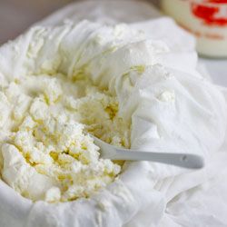 Home Made Ricotta Cheese, Home Made Ricotta, Cheese Recipes Homemade, Ricotta Cheese Recipes, Diy Cheese, Ricotta Recipes, Donna Hay, Cheese Dishes, Homemade Cheese