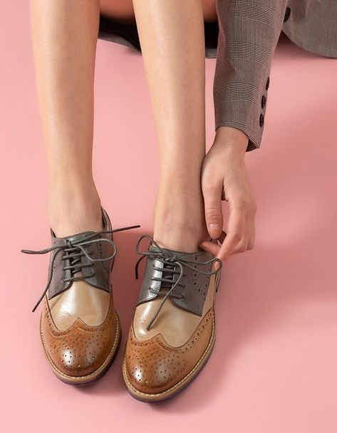 How To Style Oxford Shoes Women, Oxford Shoes Outfit Women's, Oxfords Womens, Oxford Shoes For Women, Vintage Oxford Shoes, Women Oxfords, Elegant Character, Oxford Shoes Heels, Oxford Shoes Style