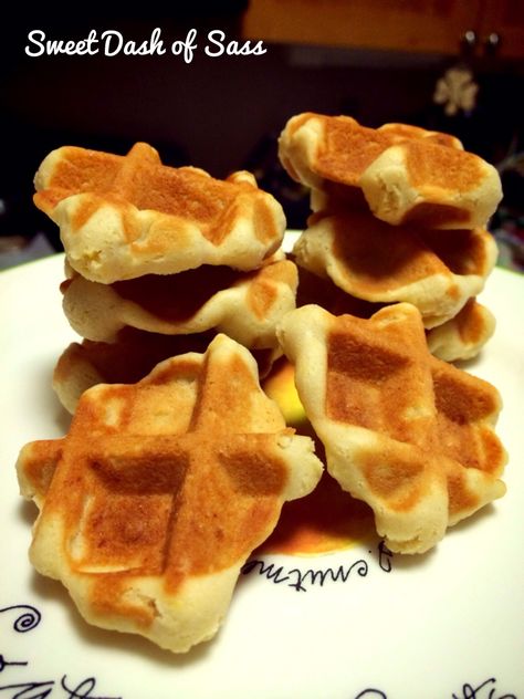 Belgium Waffle, Coconut Flour Cakes, Chocolate Chip Waffles, Kitchen Hacks Food, Waffle Iron Recipes, Belgium Waffles, Chocolate Mint Cookies, Waffle Maker Recipes, Waffle Cookies