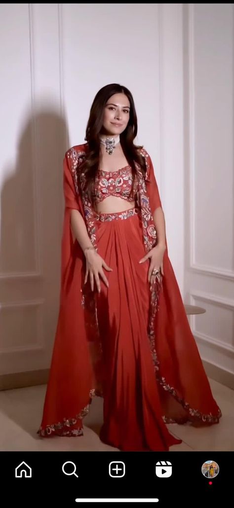 Unique Traditional Outfit Ideas, Simple Wedding Lehenga, Haldi Guest Outfit, Unique Mehendi Outfits For Bride, Peach Indian Outfit, Unique Haldi Outfits For Bride, Haldi Outfits For Bride, Unique Lehenga Designs, Haldi Outfits