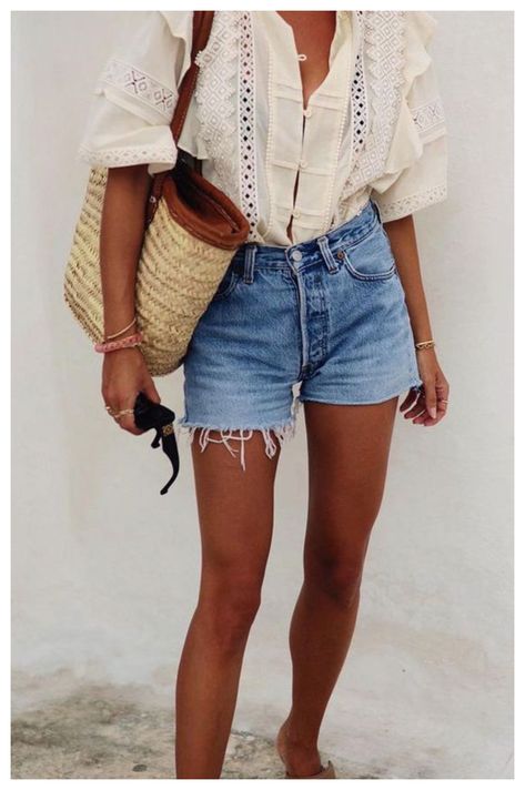 Denim Shorts Outfit Summer, Midsize Summer, Hijab Summer, Fashion Trends Summer, Look Boho Chic, Denim Shorts Outfit, 2023 Fashion Trends, Outfits Hijab, Summer Holiday Outfits