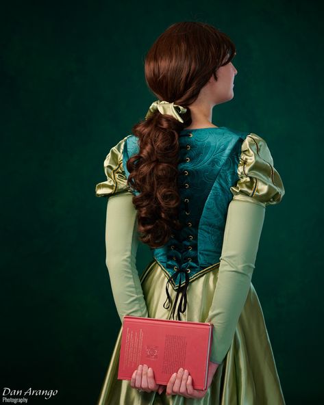 Belle Library Dress, Dress Animation, Belle Library, Mine Photo, Era Medieval, Belle Gown, Beauty And The Beast Costume, Disney Princess Cosplay, Belle Cosplay