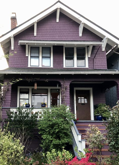 Purple is my favourite colour Lavender Home Exterior, Purple Craftsman Exterior, Lilac Exterior House Paint, Purple Home Exterior, Purple Houses, House Vancouver, Purple House, Awesome Architecture, Purple Home