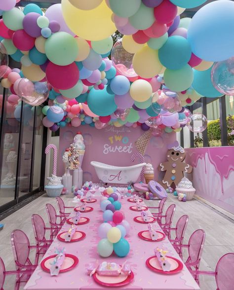 Two Sweet 2nd Birthday, Candy Theme Birthday Party, Candy Themed Party, 2nd Birthday Party For Girl, Candy Land Birthday Party, Girly Birthday Party, Pastel Cupcakes, Candy Birthday Party, Ice Cream Birthday Party