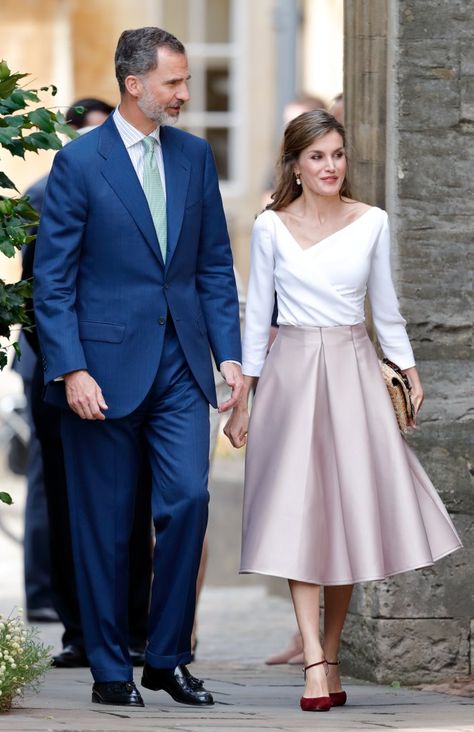 July in Oxford, United Kingdom Oxford Shoes Outfit Fall, Vestidos Carolina Herrera, Oxford United Kingdom, Pastel Skirt, Navy Blue Gown, Oxford United, Carolina Herrera Dresses, Oxford Shoes Outfit, Royal Clothing