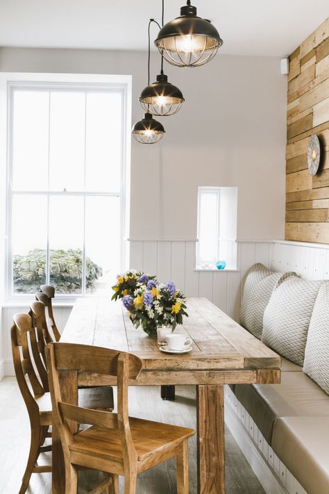 Seating In Kitchen, Dining Room Banquette, Tiny Dining Rooms, Cozy Kitchens, Homework Room, Banquette Dining, Banquette Seating In Kitchen, Dining Room Bench Seating, Kitchen Banquette