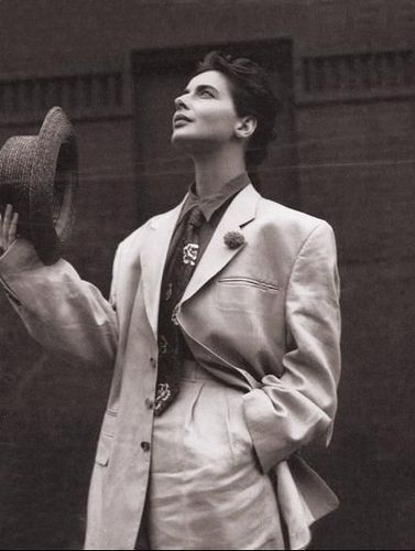 Isabella Rossellini Woman In Suit, Isabella Rossellini, Drag King, Photographie Portrait Inspiration, Retro Mode, Androgynous Fashion, Looks Street Style, Looks Vintage