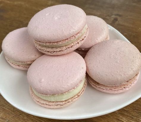 opia on Twitter: "first of march https://t.co/nWgFVsqpPO" / Twitter Pink Foods Aesthetic, Pink Macaroons Aesthetic, Macaroon Aesthetic, Pink Bakery Aesthetic, Pink Aesthetic Food, White And Pink Aesthetic, Pink Pastries, Macaron Aesthetic, Macaroons Pink