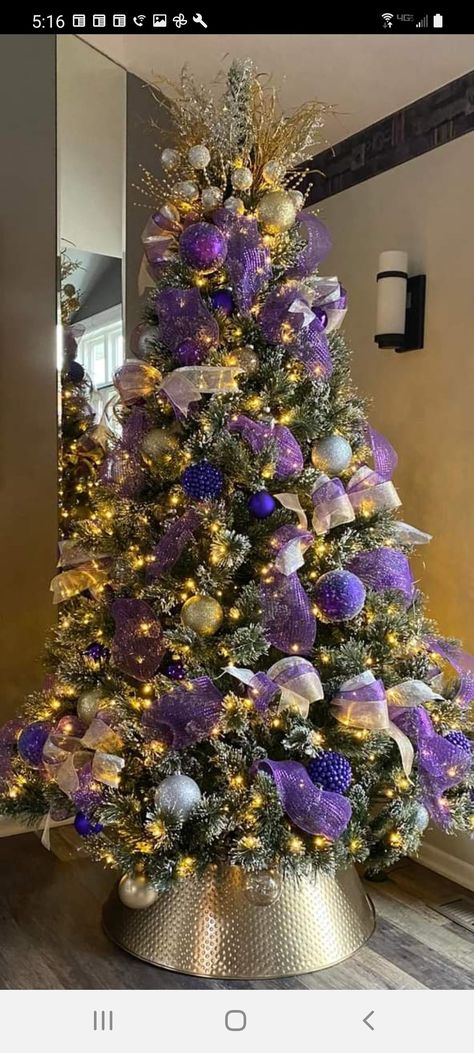 Purple Christmas Trees Ideas, Purple Tree Decorating Ideas, Purple And Gold Tree Christmas, Christmas Tree Purple And Gold, Purple Tree Christmas, Christmas Tree Ideas Purple, Purple Gold Christmas Tree, Purple And Gold Christmas Decorations, Purple Christmas Tree Ideas