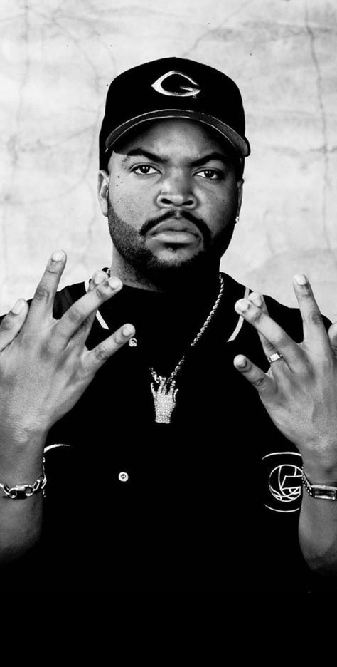 West Side Wallpaper Rap, Ice Cube Wallpaper, Ice Cube Tattoo, Cube Tattoo, Ice Cube 90s, Hip Hop Wallpaper Black And White, Black And White Rapper Wallpaper, Friday Ice Cube, Ice Cube Poster