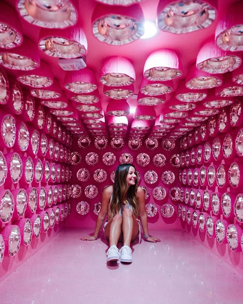 Museum of Ice Cream Miami - #travelcolorfully Selfie Room, Ice Cream Museum, Selfie Studio, Photowall Ideas, Selfie Museum, Museum Of Ice Cream, New York City Vacation, Photo Opportunity, Deco Studio