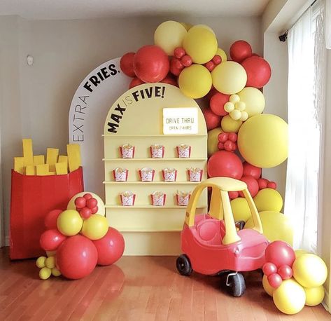 French Fry Theme Birthday Party, Mc Donald Party, Mcdonalds Party, Mcdonalds Birthday Party, Big Mack, Guys Birthday, Fat Food, Italian Party, Birthday 4