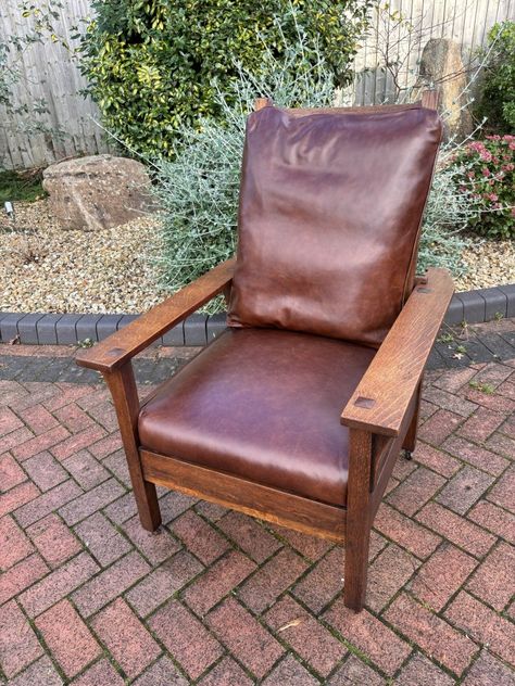 Arts & Crafts American Reclining Mission Chair - Antiques To Buy Mission Chair, Art Chair, Antique Chairs, Antiques For Sale, Leather Hide, Oak Furniture, Kitchen Chairs, Recliner Chair, Antique Furniture