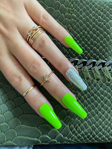 NEON LOVE #pressonnails #neonnails #instantmanicure #gliternails #nailsathome #neongreen Long Nails Green, Green Nails With Glitter, Green Long Nails, Green Neon Nails, Nails Neon Green, Fluorescent Nails, Glitter Press On Nails, Press On Nails Coffin, Reflective Nails